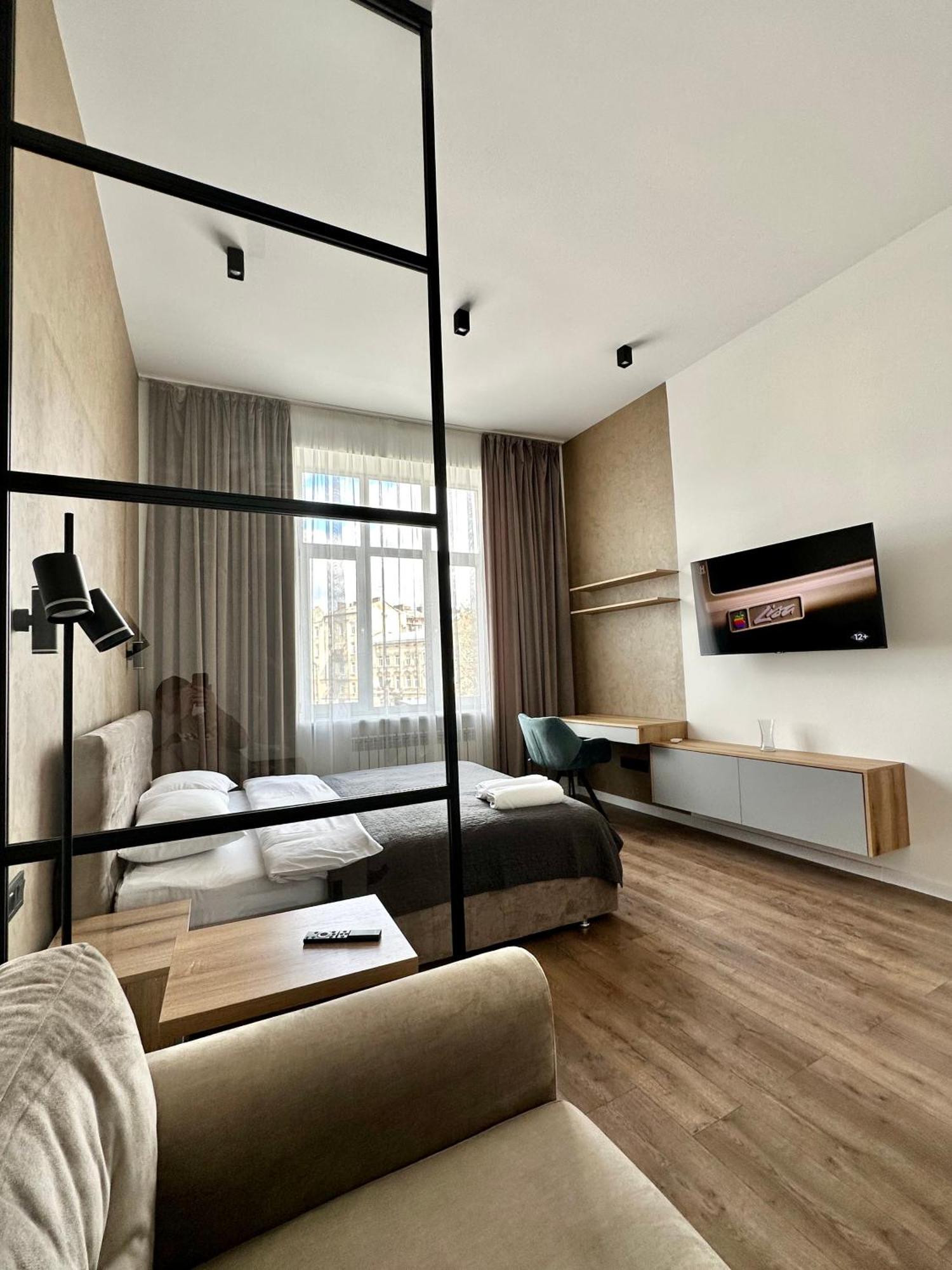 Romantic Apartments - In The Center Of Lviv , King-Size Bed Exterior photo
